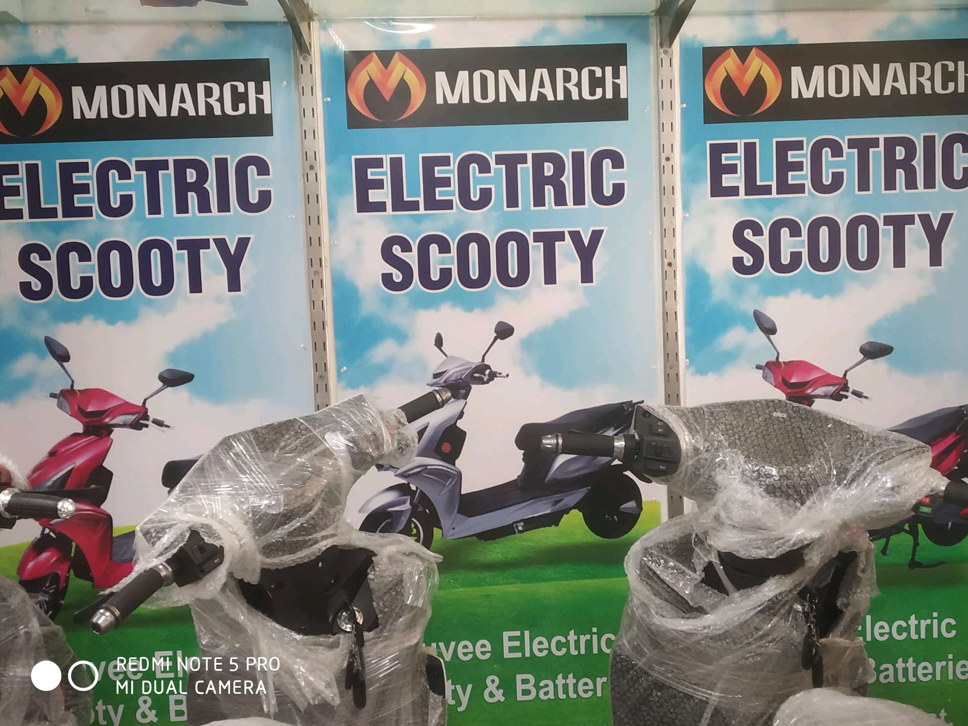 Monarch Electric Scooty